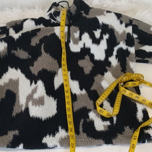 Eddie Bauer sweater size large great condition ! - Picture 15 of 16